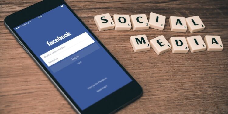 Πρακτικές λογοκρισίας του Facebook: Στις δικαστικές αίθουσες από Έλληνες Δημοσιογράφους